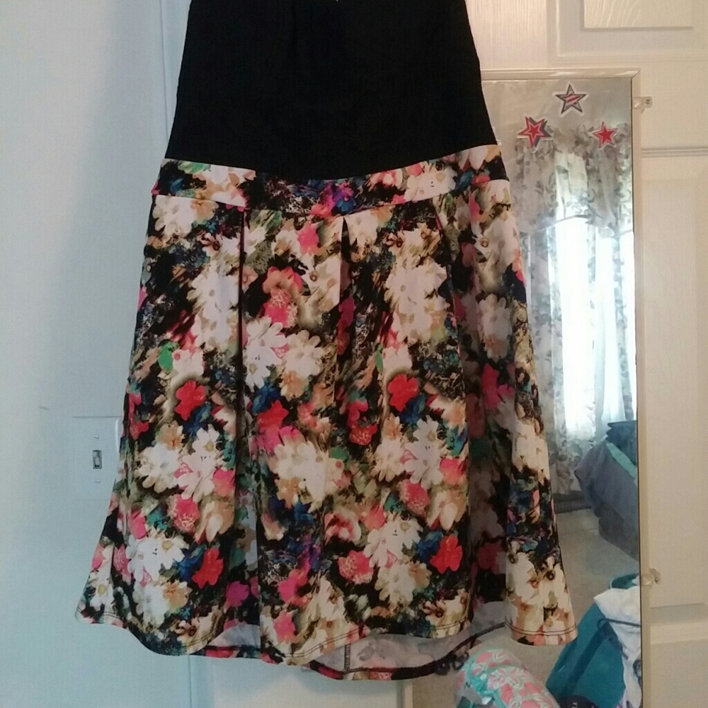 Floral strapless dress